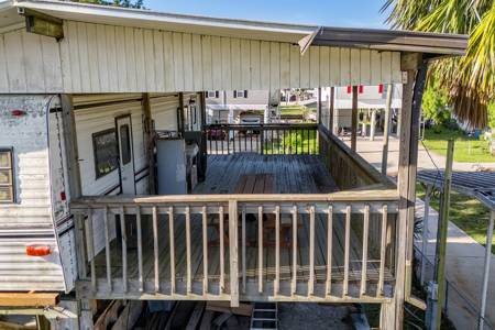 Canal Front Home For Sale in Suwannee, FL - image 11