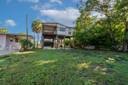 Canal Front Home For Sale in Suwannee, FL - image 5