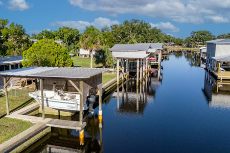 Canal Front Home For Sale in Suwannee, FL - image 32