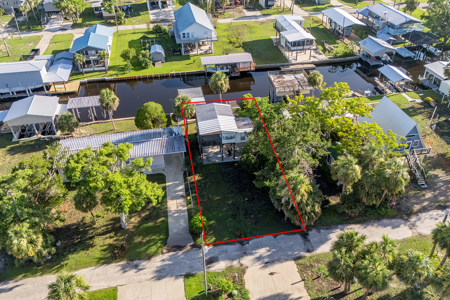 Canal Front Home For Sale in Suwannee, FL - image 19