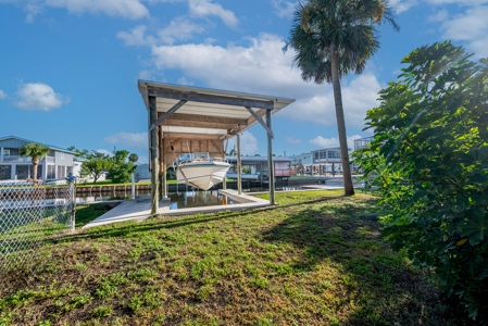 Canal Front Home For Sale in Suwannee, FL - image 12