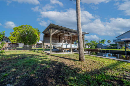 Canal Front Home For Sale in Suwannee, FL - image 13
