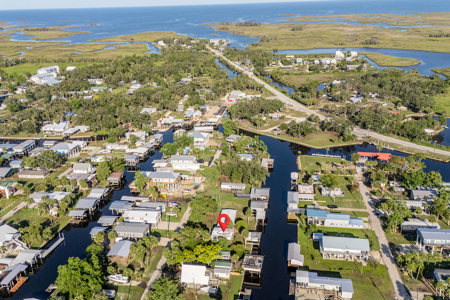 Canal Front Home For Sale in Suwannee, FL - image 23