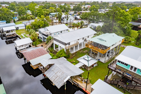 Canal Front Home For Sale in Suwannee, FL - image 23