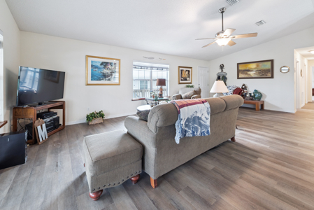 Canal Front Home For Sale in Suwannee, FL - image 34