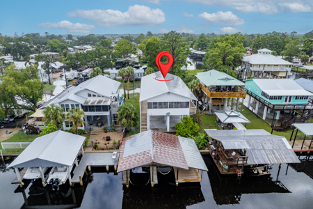 Canal Front Home For Sale in Suwannee, FL - image 24