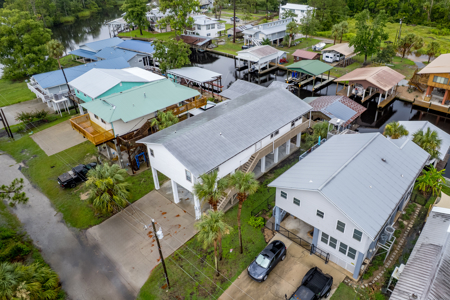 Canal Front Home For Sale in Suwannee, FL - image 26