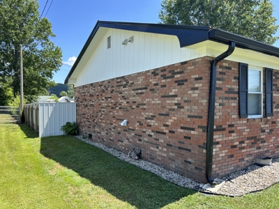 Fully Renovated Home In Town - Garage - Large Yard - Liberty, Ky. - image 6