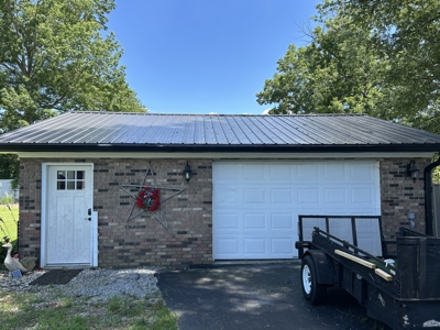 Fully Renovated Home In Town - Garage - Large Yard - Liberty, Ky. - image 10
