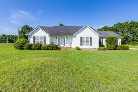 Country Home for Sale in Maury County, Tennessee - image 1