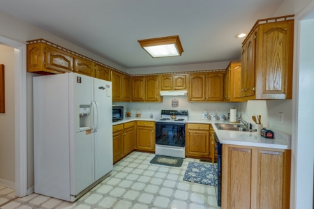 Country Home for Sale in Maury County, Tennessee - image 12