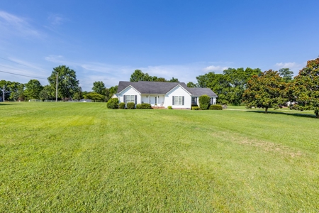 Country Home for Sale in Maury County, Tennessee - image 2