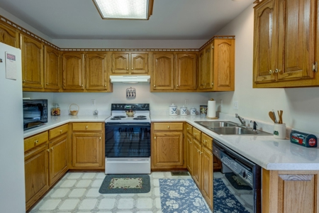 Country Home for Sale in Maury County, Tennessee - image 13