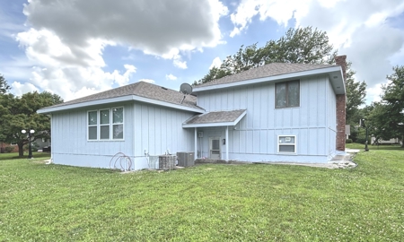 Updated Home for Sale in Chanute, KS - image 5