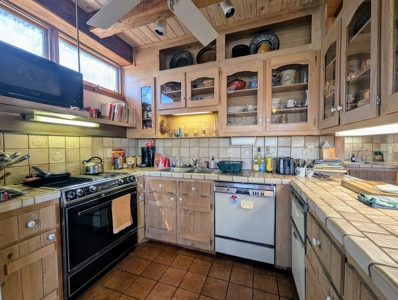 Contemporary Home with Panoramic Dan River and Reservoir Views - image 8