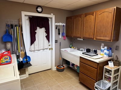 Custom Built Home w/Basement sitting on a Private 12+/- Acre Coun - image 17
