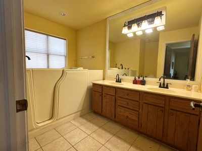 Whispering Creek Condominium for Sale, Clinton, OK - image 11