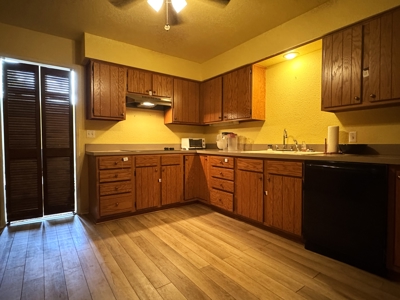 Whispering Creek Condominium for Sale, Clinton, OK - image 8