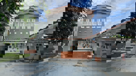 House in Coronado with a Pool and 1000m2 land close to the beach - image 4