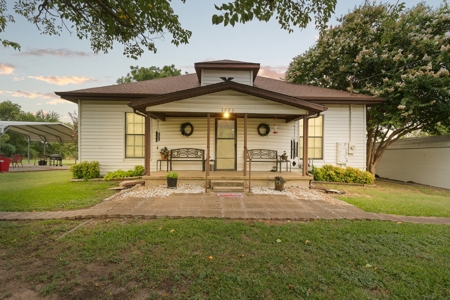 Texas Country Living with Extras - image 3