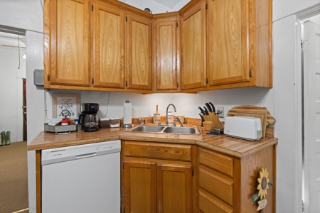 Texas Country Living with Extras - image 16