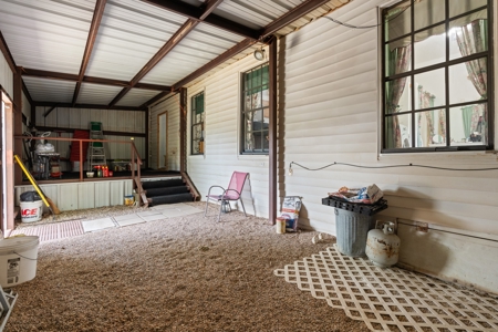 Texas Country Living with Extras - image 21