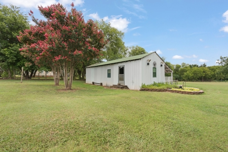 Texas Country Living with Extras - image 4