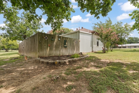 Texas Country Living with Extras - image 25