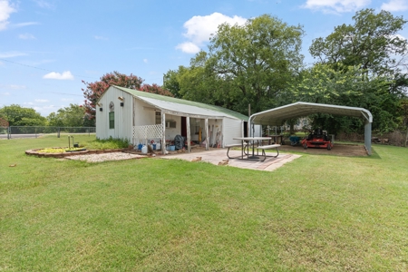 Texas Country Living with Extras - image 26