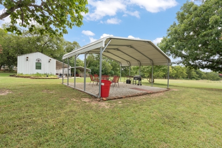 Texas Country Living with Extras - image 6
