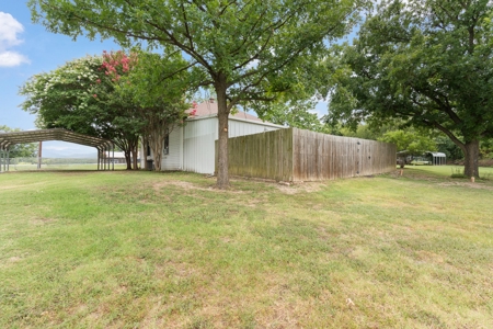 Texas Country Living with Extras - image 23
