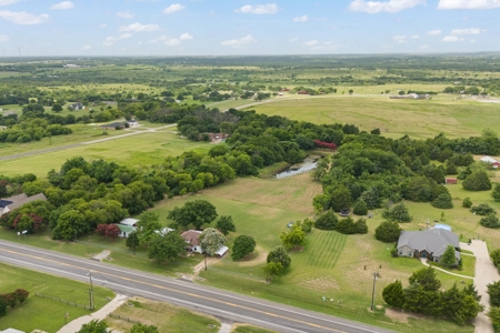 Texas Country Living with Extras - image 2