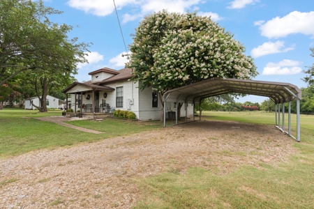 Texas Country Living with Extras - image 29