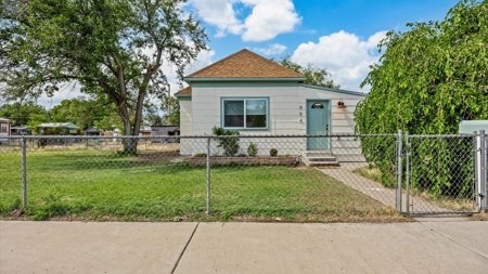 Home on a Double Lot with Investment Opportunity - image 1
