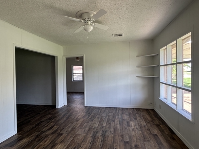 Residential Investment Property for Sale in Clinton, Oklahoma - image 4