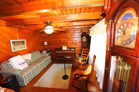 11-Acre Hobby Farm, Large House, 2 Barns, Shop, Country Living - image 13