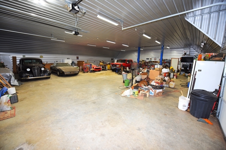 3-Acre Hobby Farm, Large House, 2 Barns, Shop, Country Living - image 49
