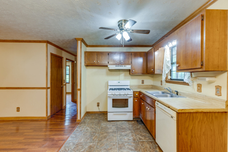 Live Auction in Marshall County Lewisburg TN - image 11