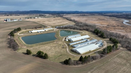 Incredible development opportunity just minutes from Holmen - image 4