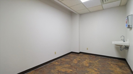 Prime Medical Office Space Connected to Ozarks Healthcare for sal - image 15