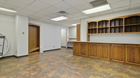 Prime Medical Office Space Connected to Ozarks Healthcare for sal - image 18