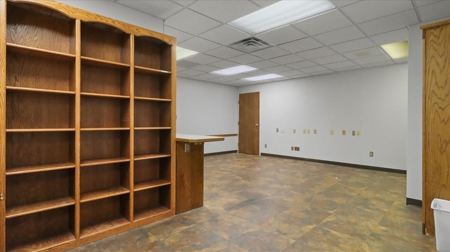 Prime Medical Office Space Connected to Ozarks Healthcare for sal - image 17