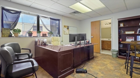 Prime Medical Office Space Connected to Ozarks Healthcare for sal - image 8