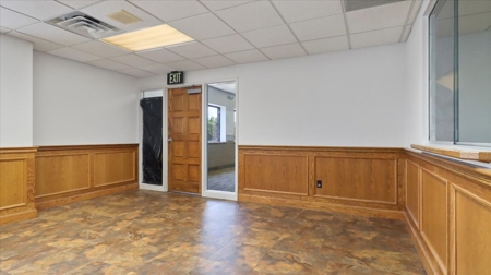 Prime Medical Office Space Connected to Ozarks Healthcare for sal - image 16