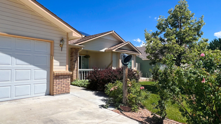 4 Bedroom Home with Double Suites in Fruita Colorado For Sale - image 2