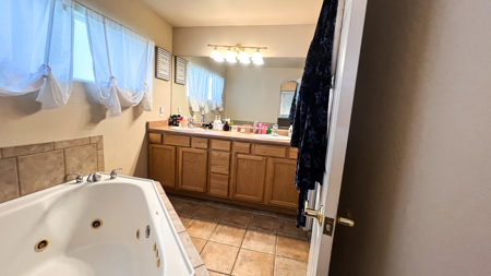 4 Bedroom Home with Double Suites in Fruita Colorado For Sale - image 14