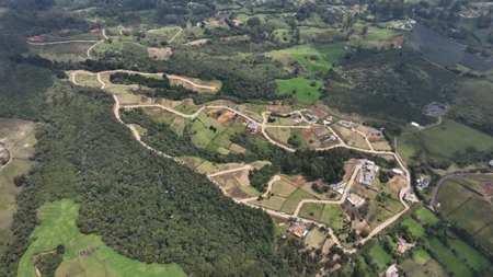 Live the Country Luxury in Llanogrande Hills - Lot of 2100 m2 - image 3