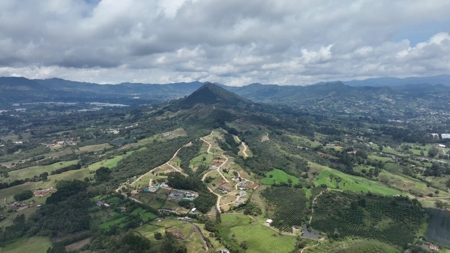 Live the Country Luxury in Llanogrande Hills - Lot of 2100 m2 - image 4