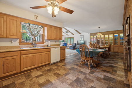 Middle TN Waterfront Legacy Estate - Private Beaches & Live Creek - image 11