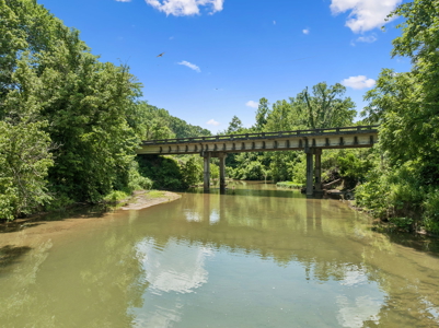 Middle TN Waterfront Legacy Estate - Private Beaches & Live Creek - image 48